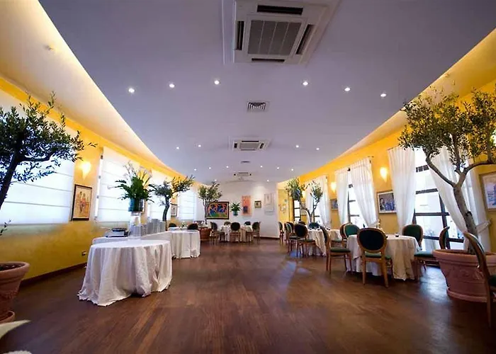 מלון Cavaliere 4*