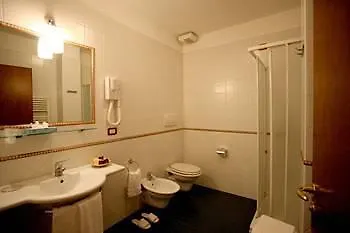Cavaliere Ξενοδοχείο 4*